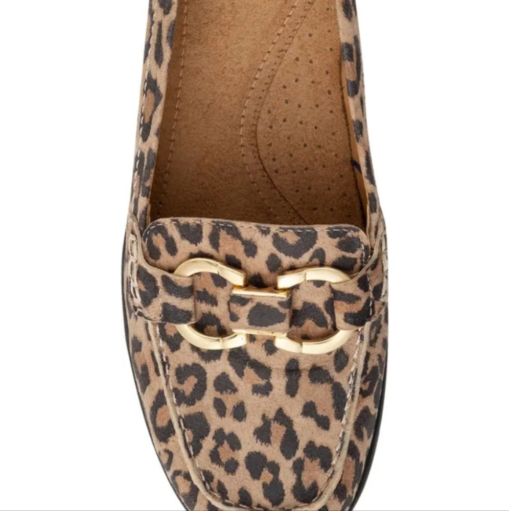 Closet Clearance!! Easy Spirit Leopard Print Loafer Flats with Gold Accent - Picture 3 of 7